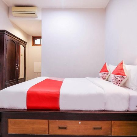 Oyo 2411 Taman Mekar Beach Inn 2 Кута Екстериор снимка