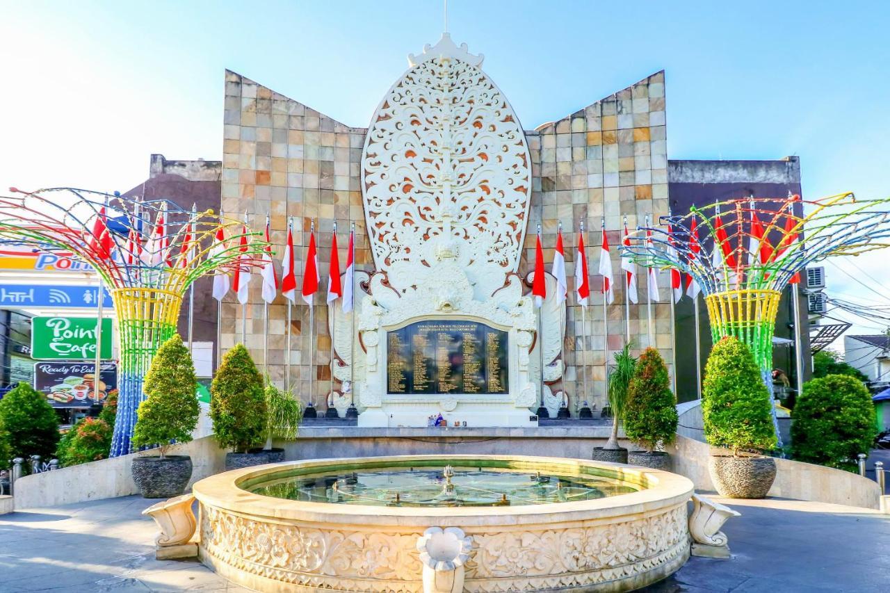 Oyo 2411 Taman Mekar Beach Inn 2 Кута Екстериор снимка