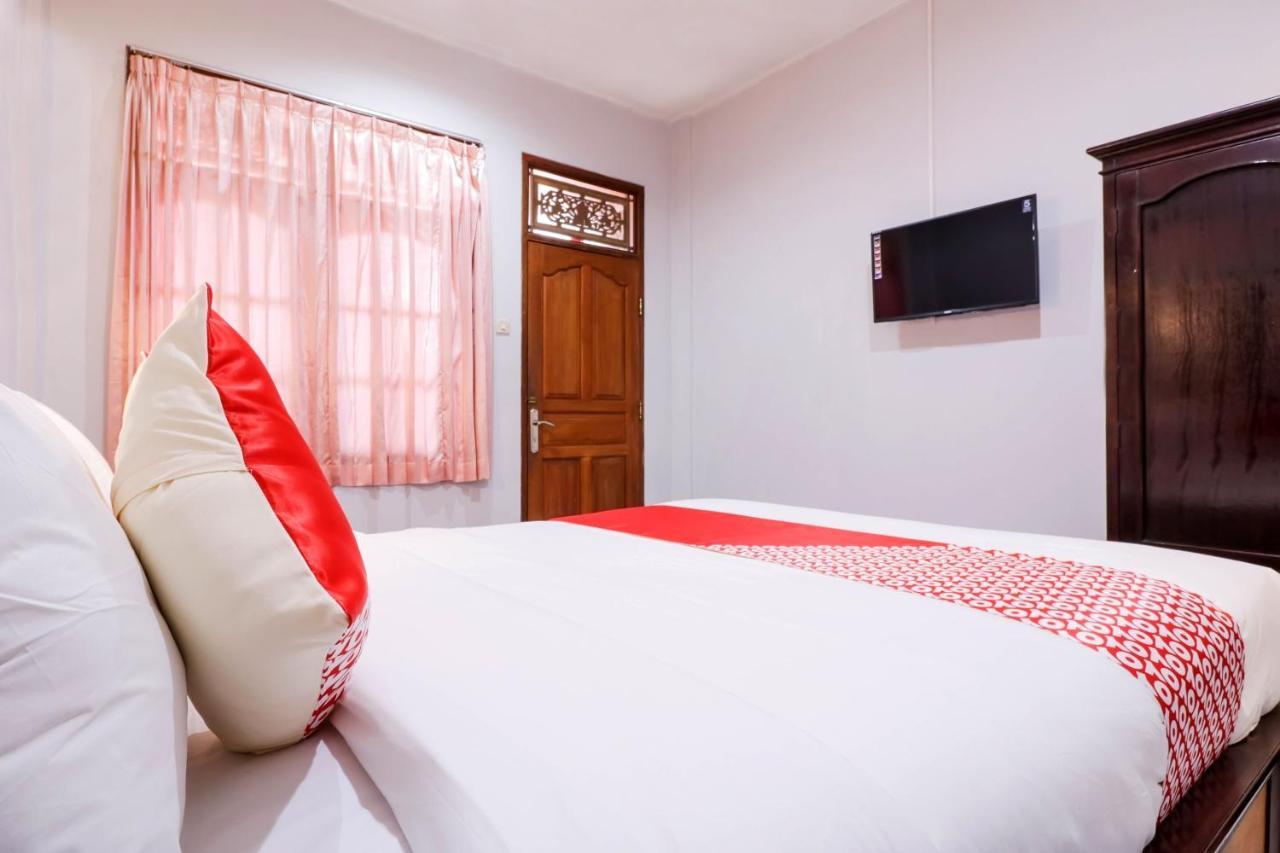 Oyo 2411 Taman Mekar Beach Inn 2 Кута Екстериор снимка