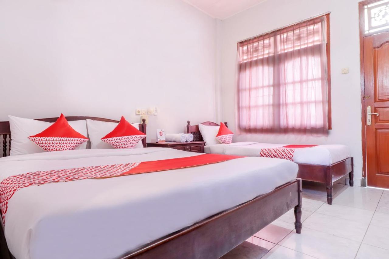 Oyo 2411 Taman Mekar Beach Inn 2 Кута Екстериор снимка