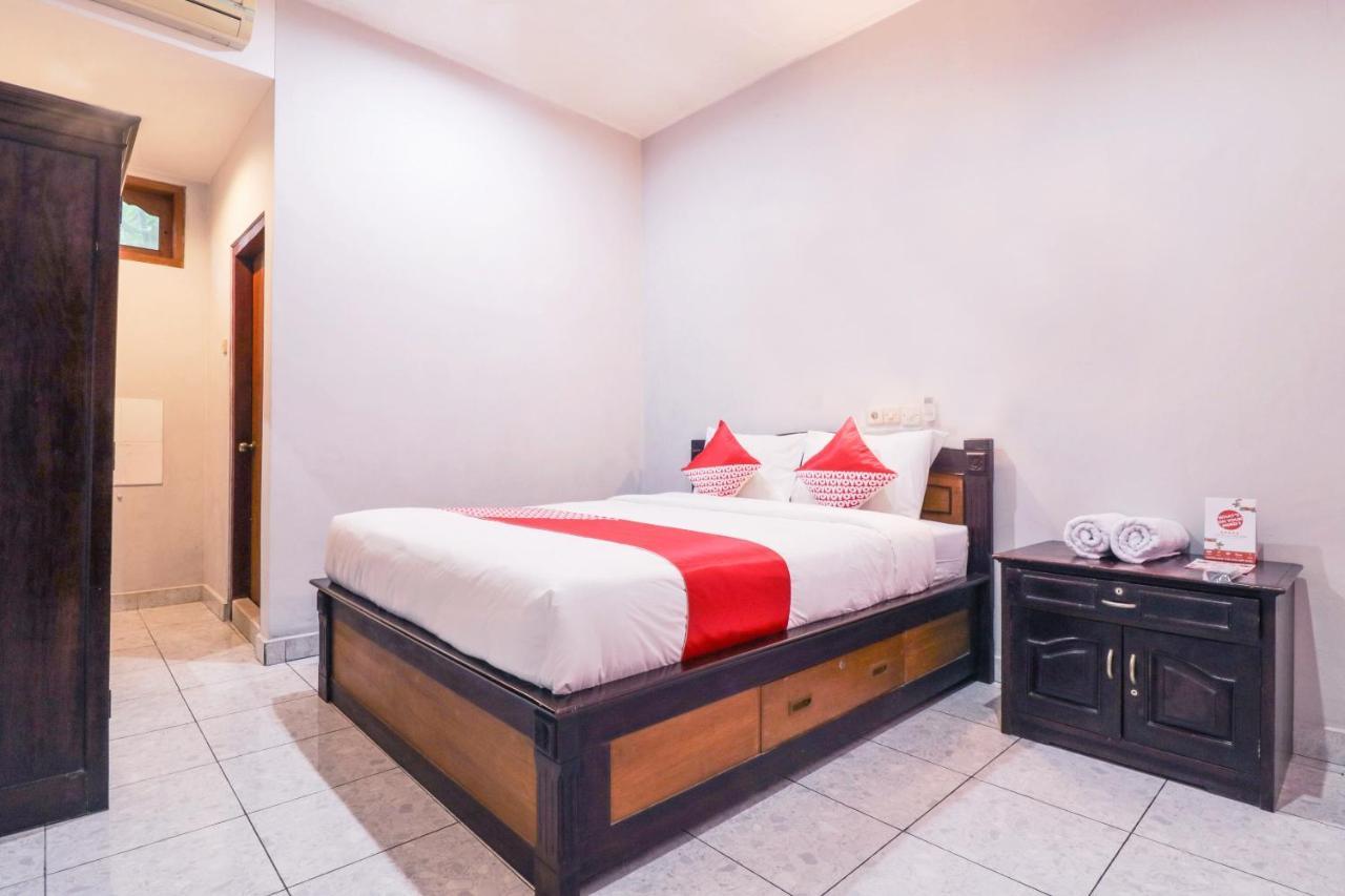 Oyo 2411 Taman Mekar Beach Inn 2 Кута Екстериор снимка