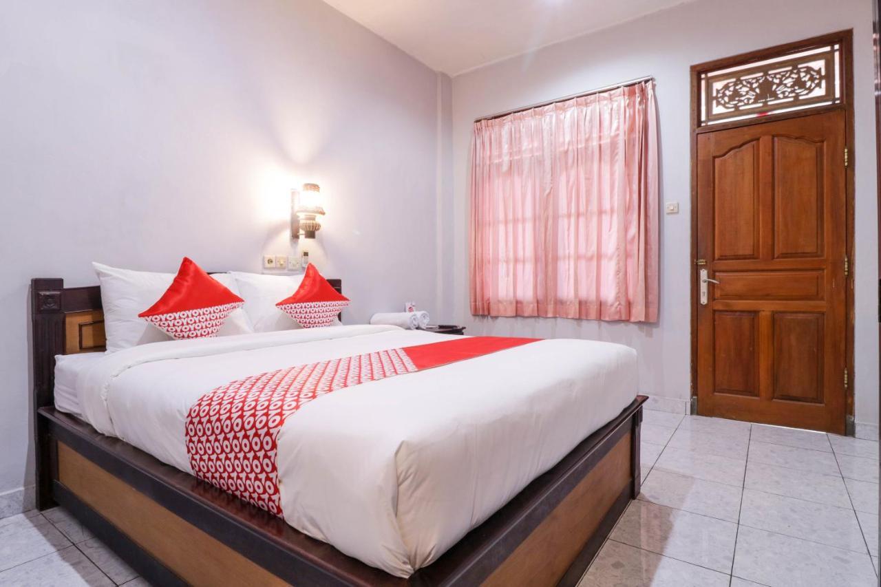 Oyo 2411 Taman Mekar Beach Inn 2 Кута Екстериор снимка