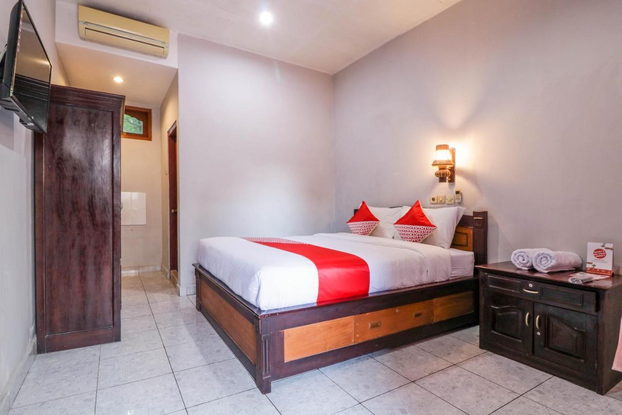 Oyo 2411 Taman Mekar Beach Inn 2 Кута Екстериор снимка