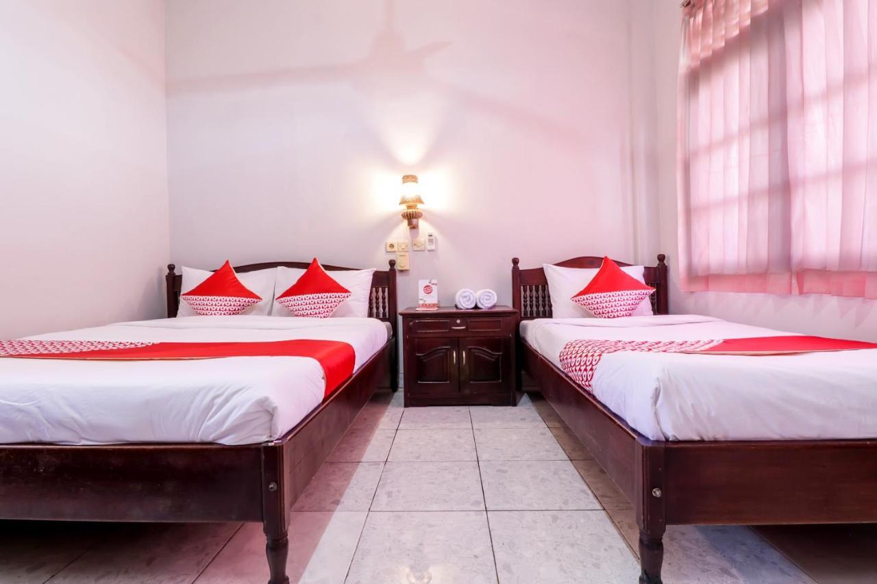 Oyo 2411 Taman Mekar Beach Inn 2 Кута Екстериор снимка